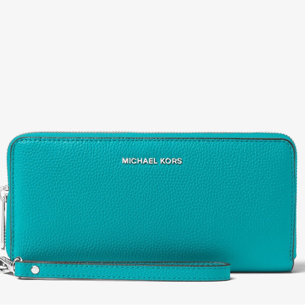 Micheal Kors Jet Set Wristlet